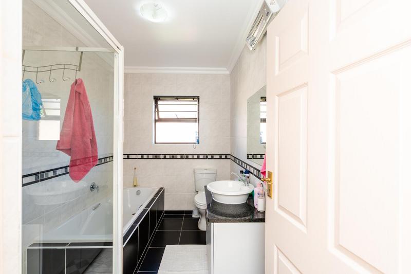 4 Bedroom Property for Sale in Myburgh Park Western Cape